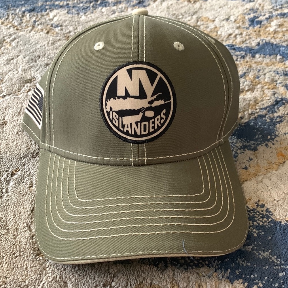 BRAND NEW!!! New York Islanders military hat